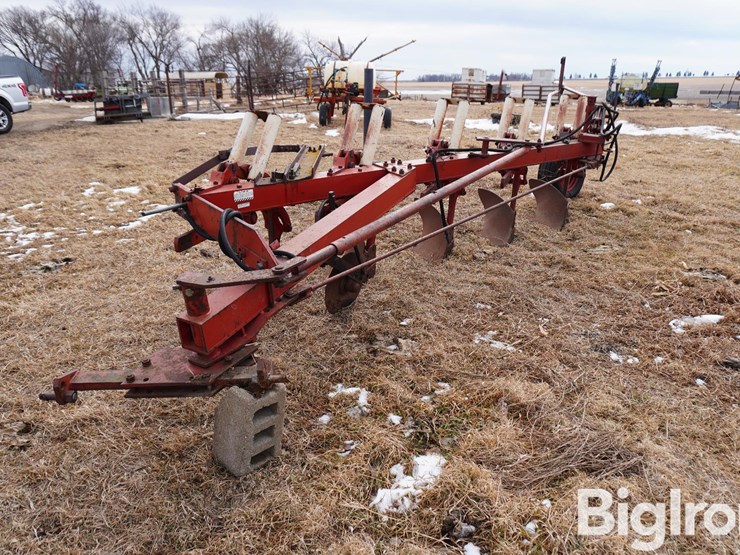 international-710-image-1