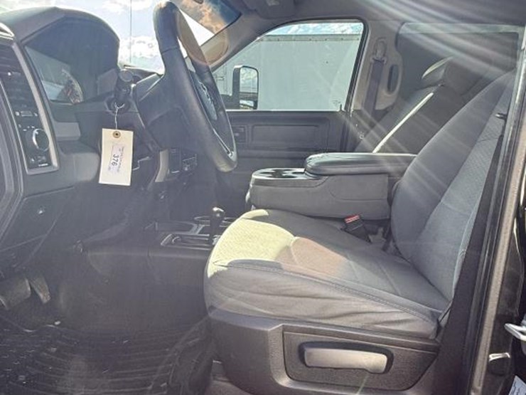 2017-dodge-ram-2500-image-17