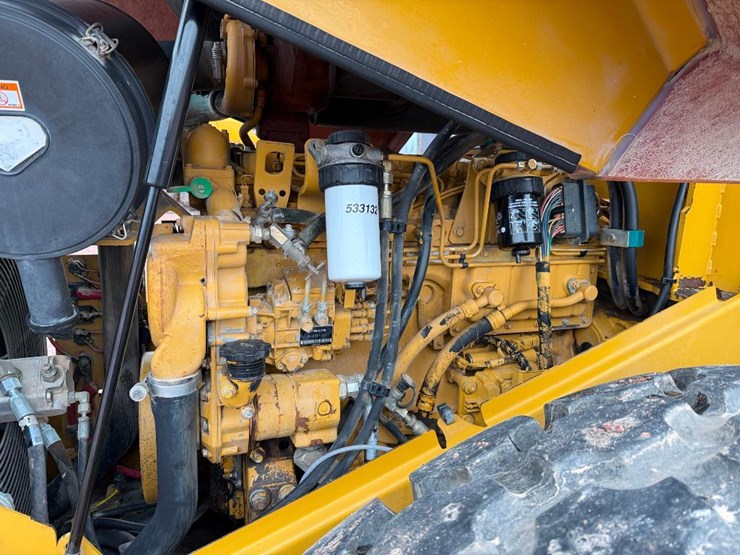 caterpillar-cs-563e-image-23