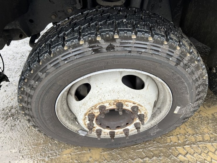 2011-ford-f550-image-15