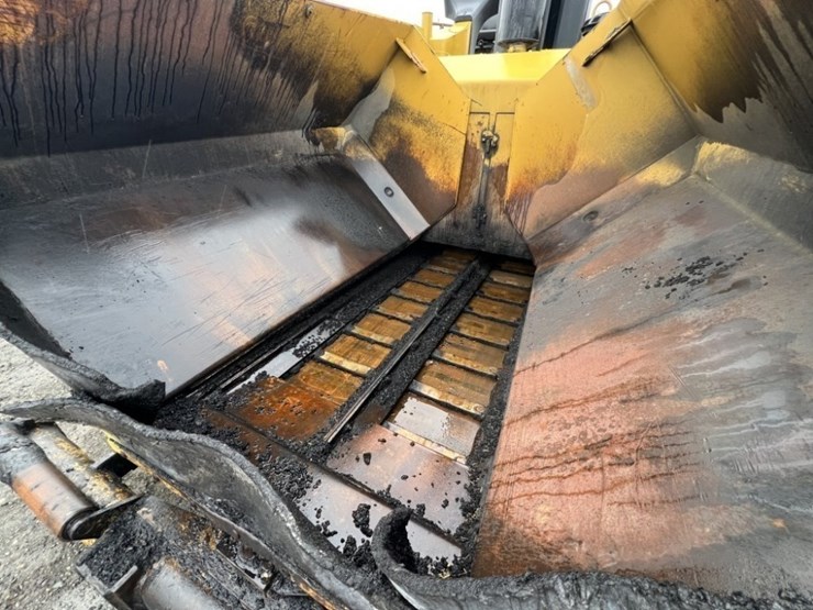 2005-caterpillar-ap-655c-image-9