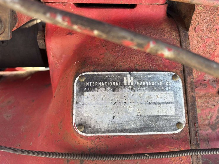 farmall-656-gas-tractor-image-14