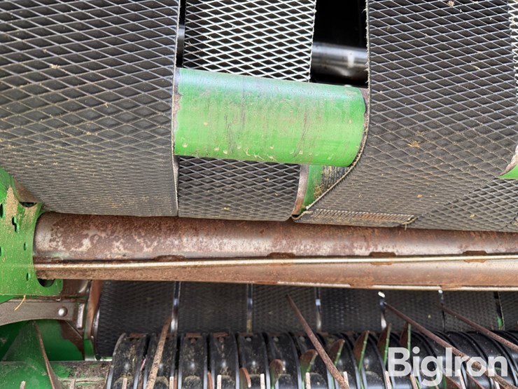 2023-john-deere-560m-image-19