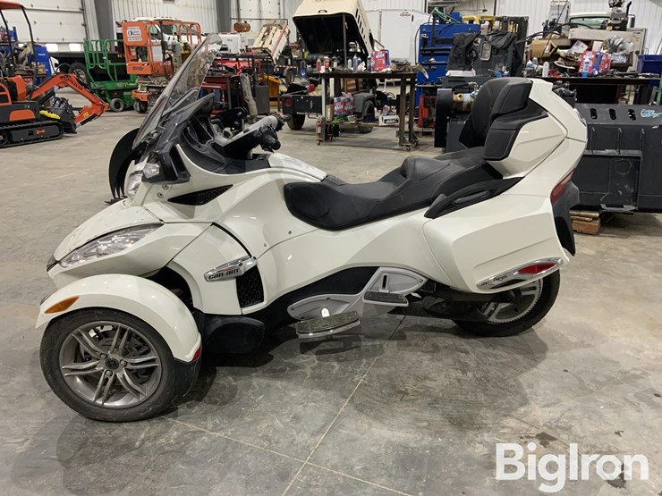 2011-massey-ferguson-730-image-8