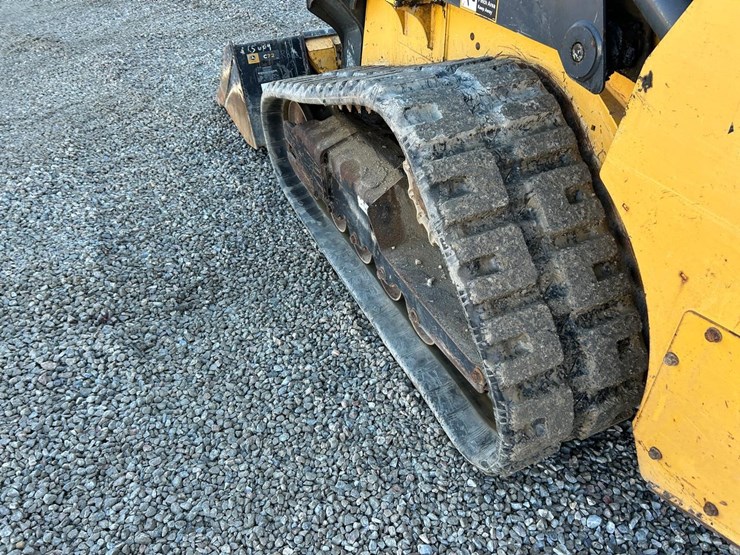 2018-deere-317g-image-17