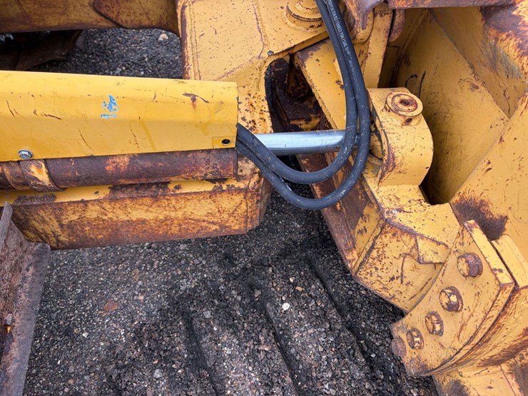 1982-deere-450cc-image-14