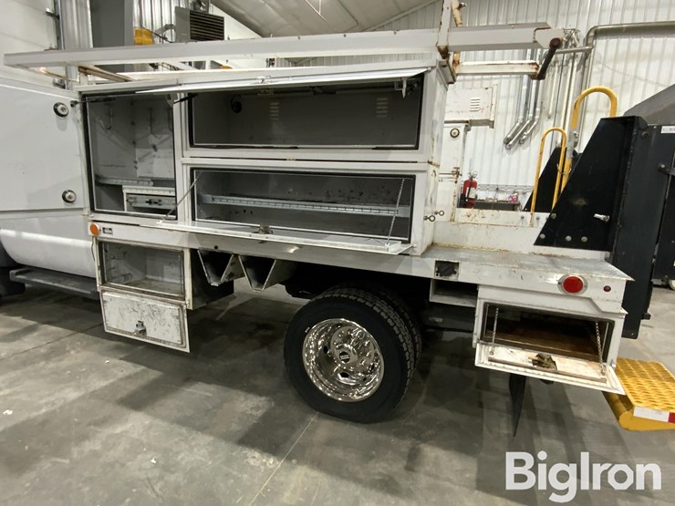 2015-ford-f550-xl-image-19