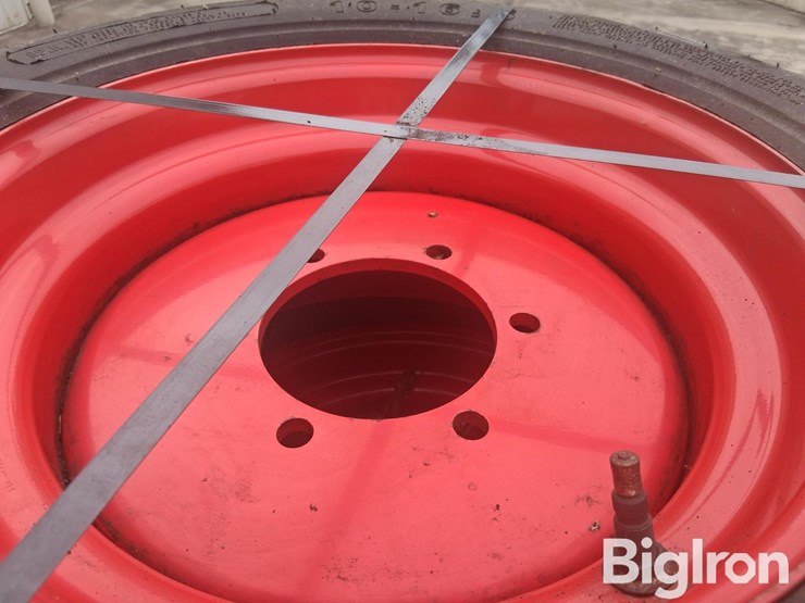 extremelift-10-16.5-tires-&-rims-image-6