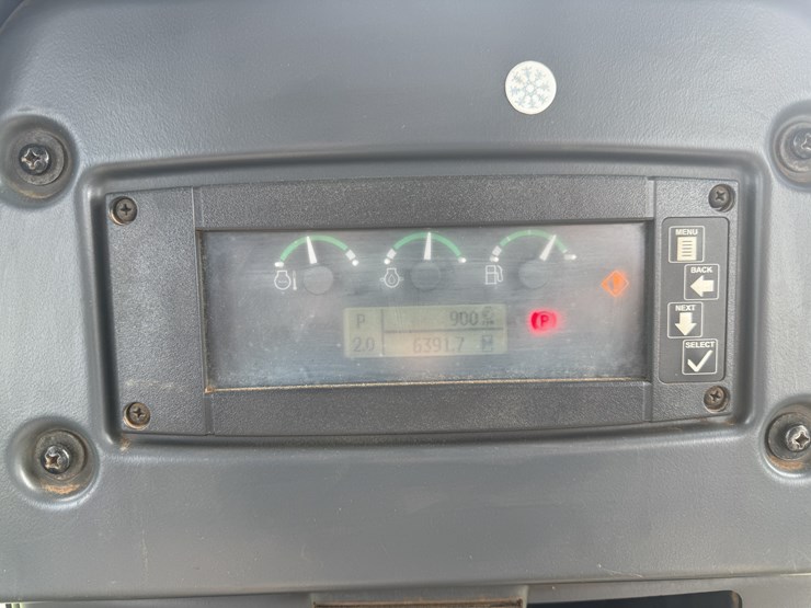 2016-deere-550k-image-16