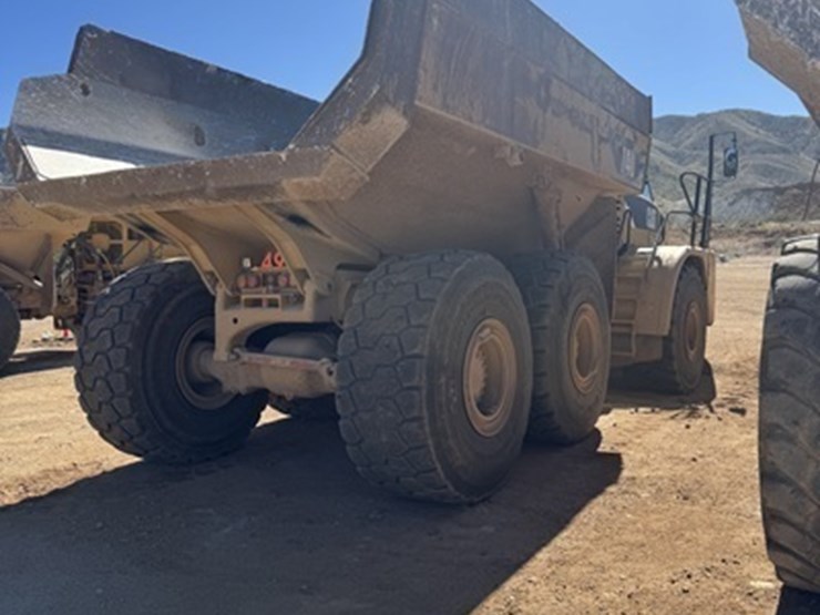 2010-caterpillar-740b-image-6