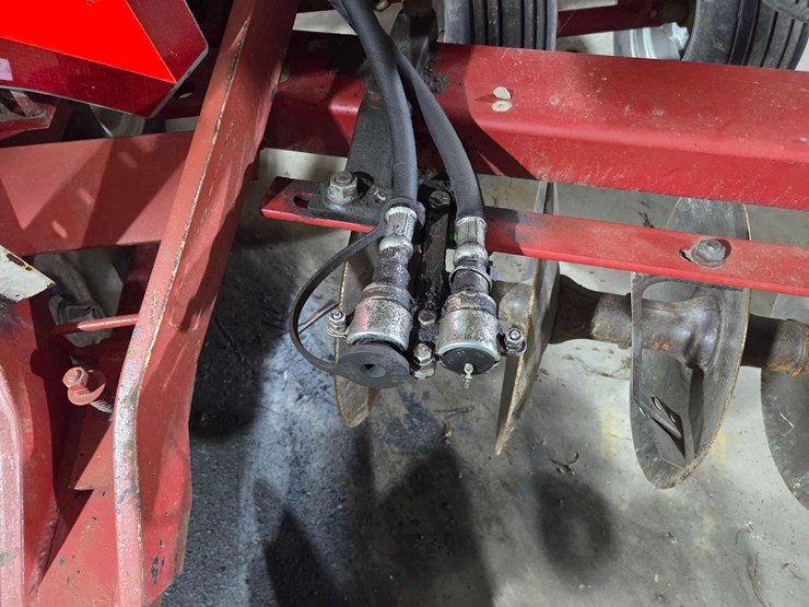 case-ih-3900-image-34