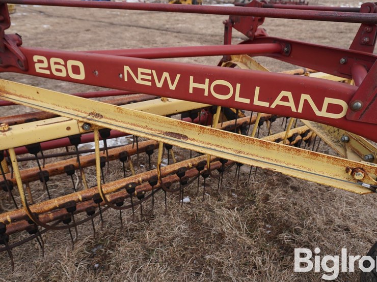 new-holland-260-image-16
