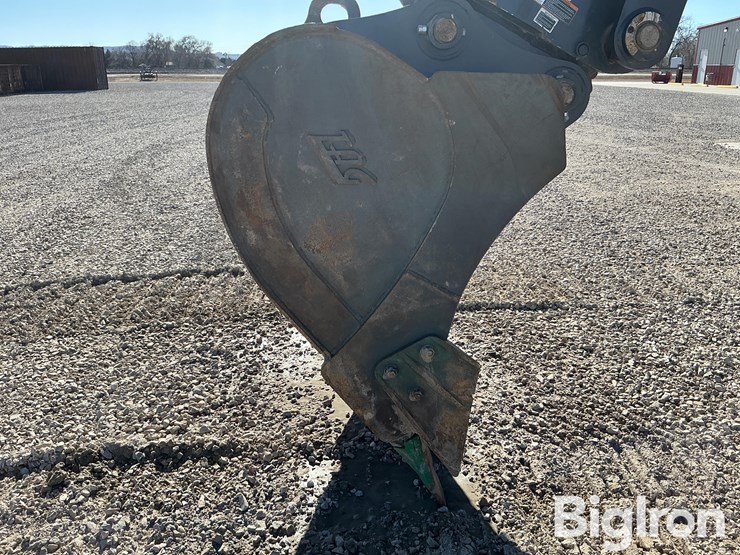 2021-john-deere-210-image-14