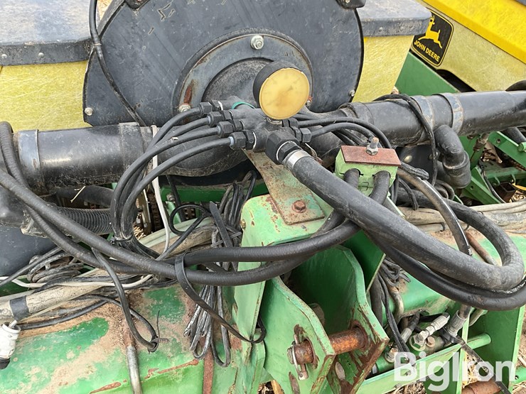 john-deere-7300-image-11