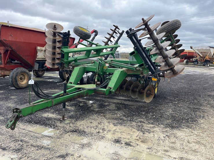 john-deere-630-image-1