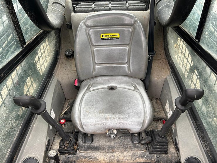 2023-new-holland-l318-image-17