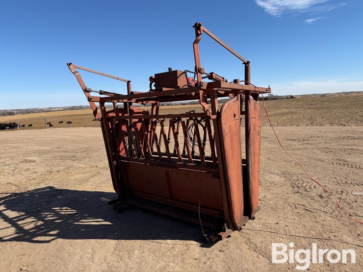bowman-hydraulic-cattle-chute-image-3