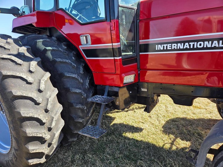 ih-5288-tractor-image-40