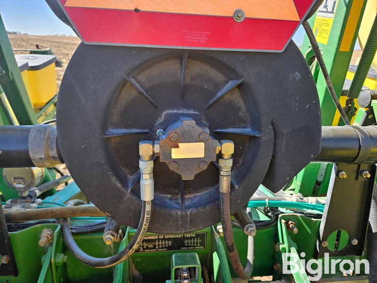 john-deere-7200-image-20