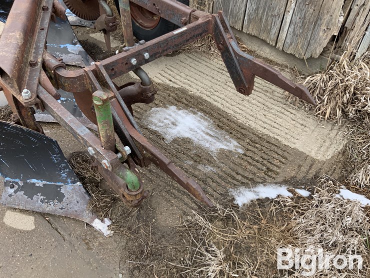 international-411-image-14