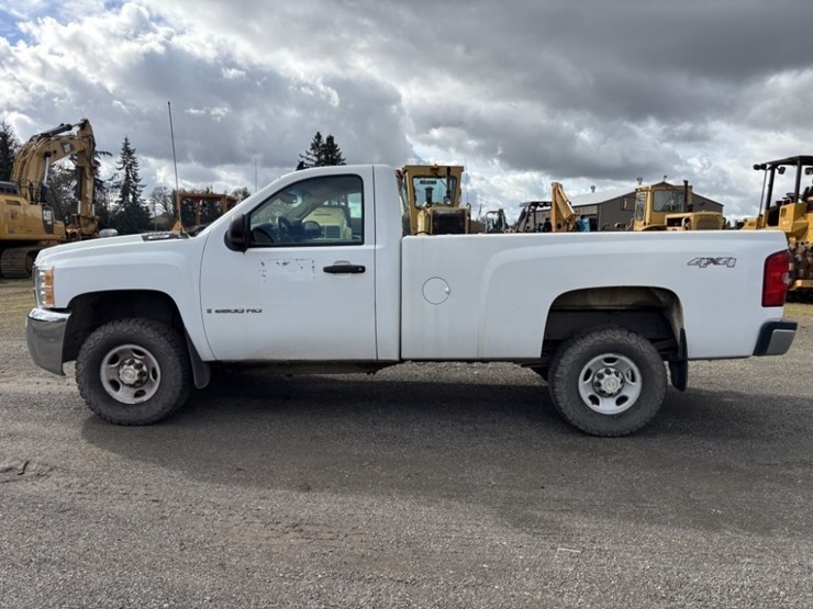2009-chevrolet-silverado-2500-image-2