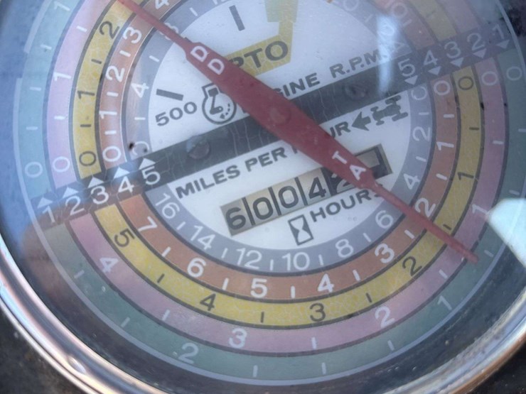 1974-farmall-666-gas-tractor-image-22