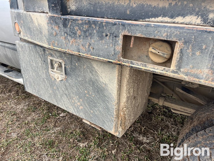 2004-dodge-3500-image-11