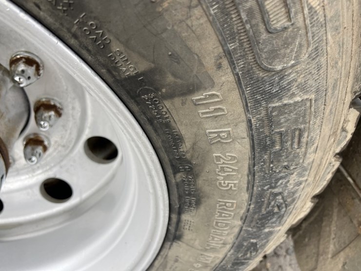 1996-peterbilt-378-image-18