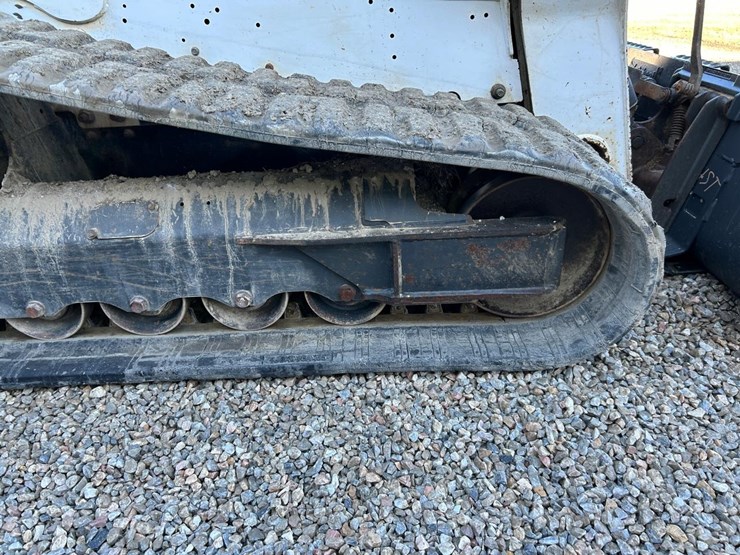 2017-bobcat-t740-image-14