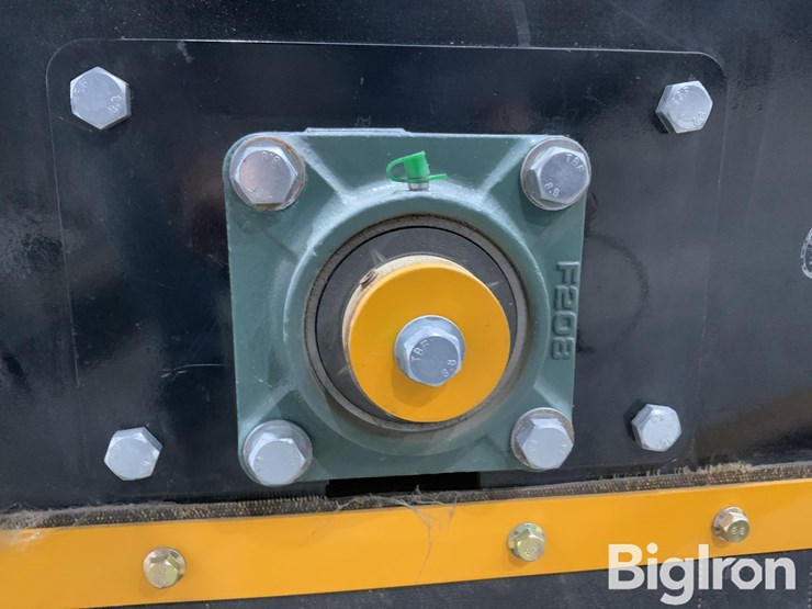 2025-massey-ferguson-730-image-13