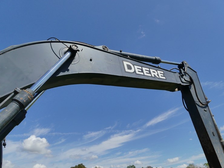 2015-deere-210g-image-7
