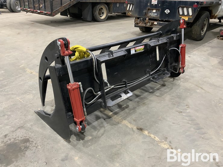 2025-massey-ferguson-730-image-7