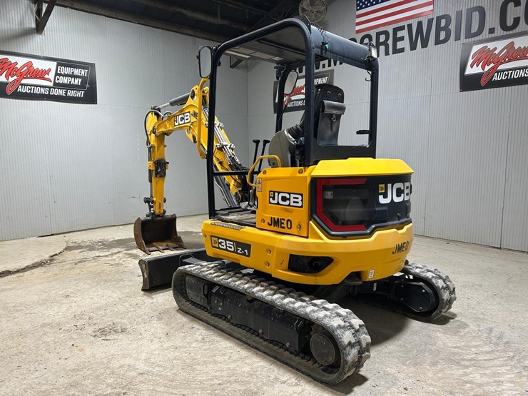 2022-jcb-35z-mini-excavator-image-2