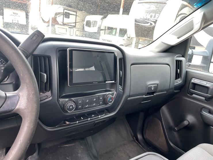 2015-chevrolet-silverado-2500-image-52