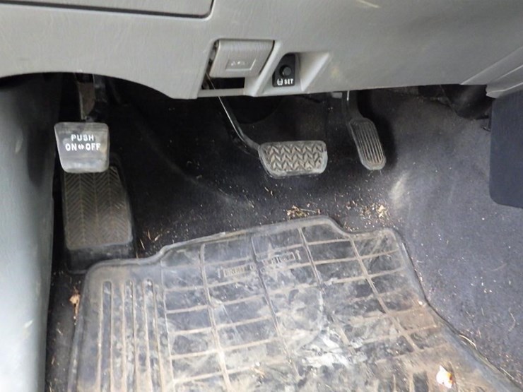 2013-toyota-tacoma-image-23