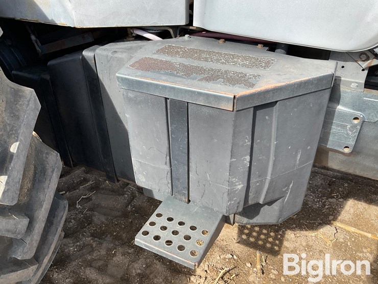 white-2-155-image-17