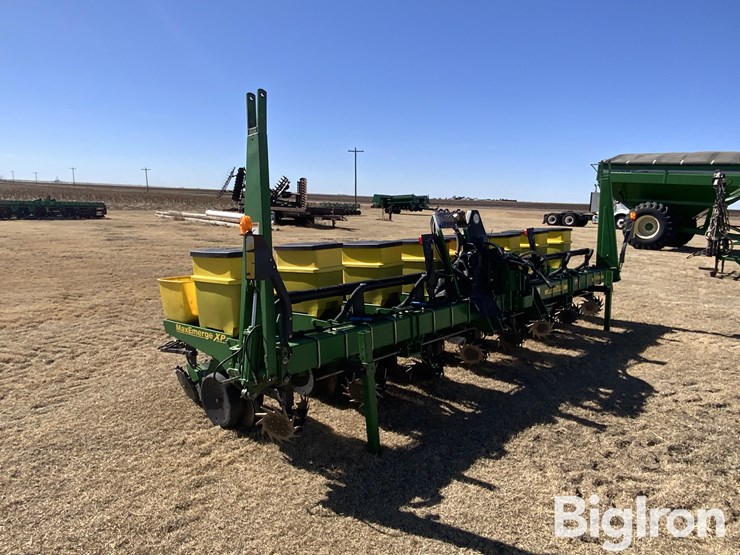 john-deere-1700-image-3