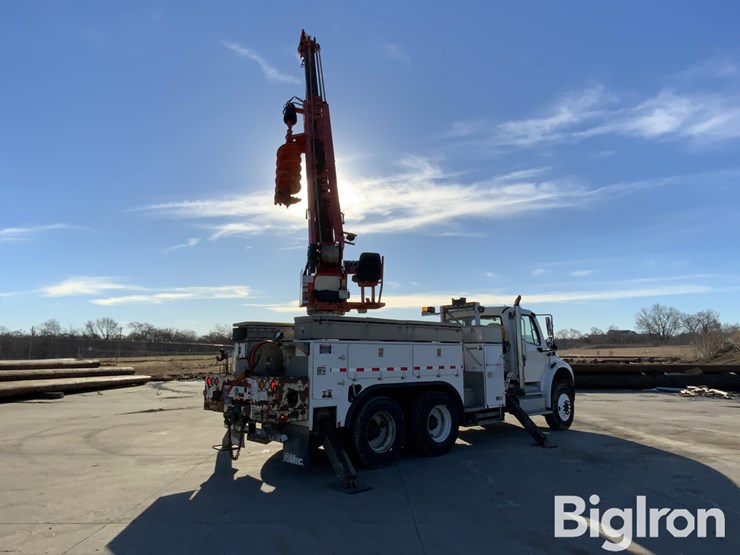 2012-freightliner-m2-106-image-5