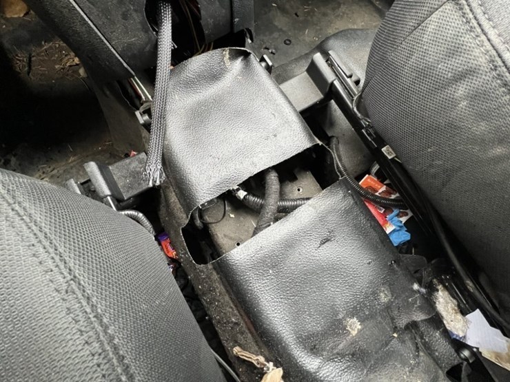 2018-ford-explorer-image-32