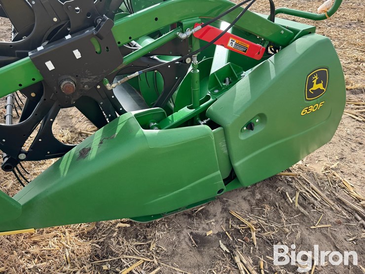 2017-john-deere-630f-image-10