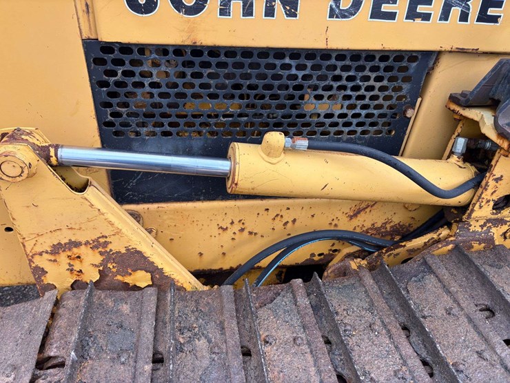 1982-deere-450cc-image-16