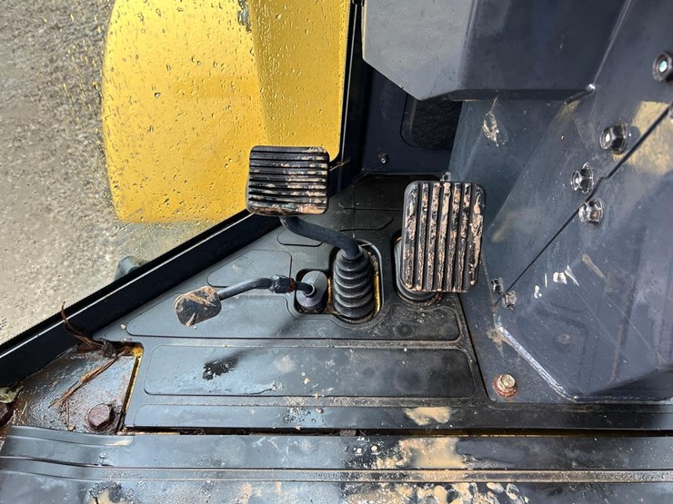 2016-yanmar-v4-7-image-23