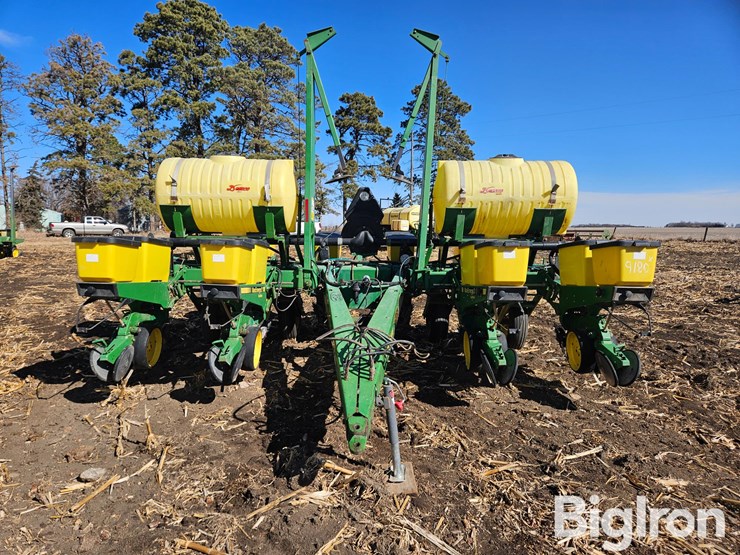 john-deere-7200-image-2