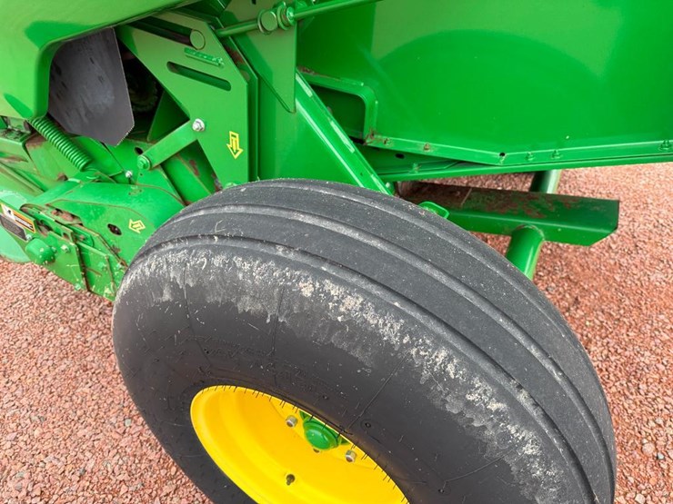 2020-john-deere-450m-image-7