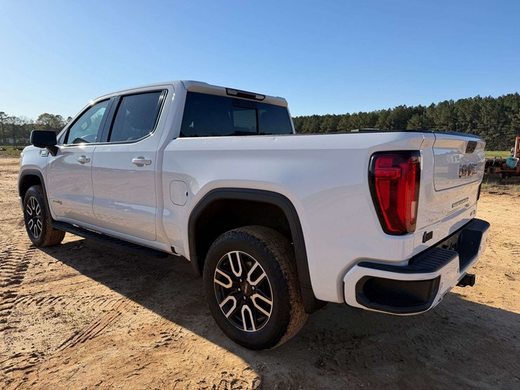 2021-gmc-sierra-1500-image-4
