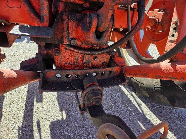 case-730-tractor-image-45