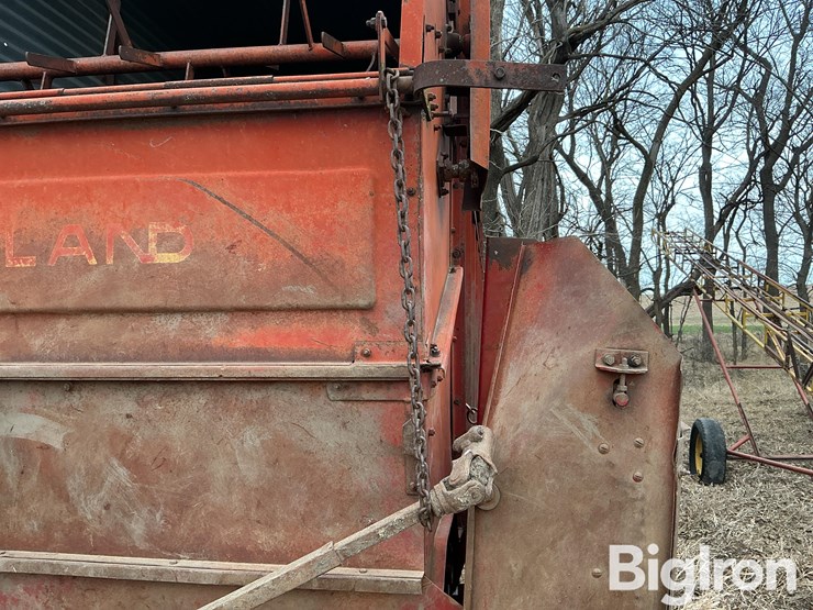 new-holland-83788-forage-wagon-image-15
