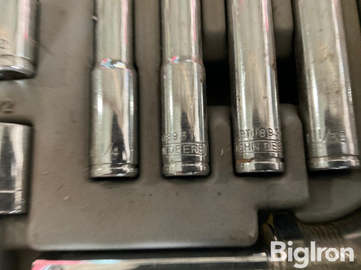 john-deere-14-image-11