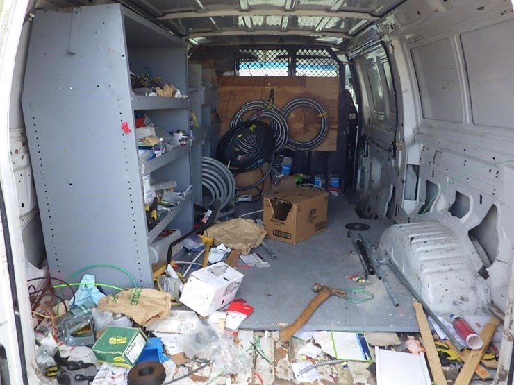 2002-ford-cargo-image-9