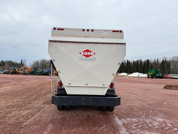 international-7600-image-5